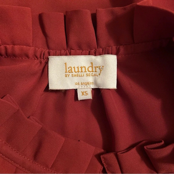 Laundry by Shelli Segal XS Maroon Sleeveless Ruffled Mock Neck Blouse Tank Top - Picture 4 of 9